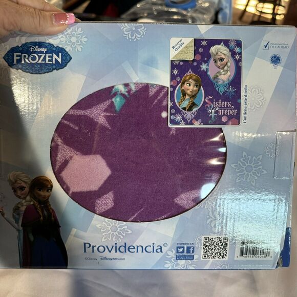 Disney Frozen Blanket/Throw 40 X 50” - Picture 5 of 5